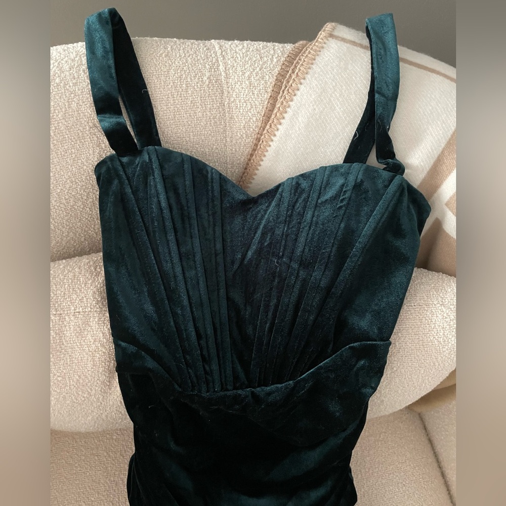 Emerald Velvet Corset Sweetheart Ruched Dress - Picture 5 of 8